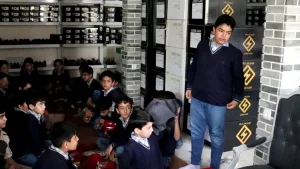 مدرسه امام حسین تولیدی کفش لردگام