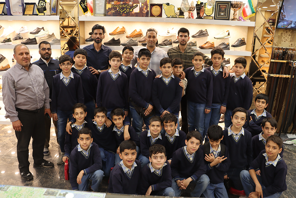 مدرسه امام حسین تولیدی کفش لردگام